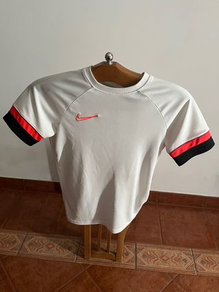 Camiseta Nike Blanca y Roja