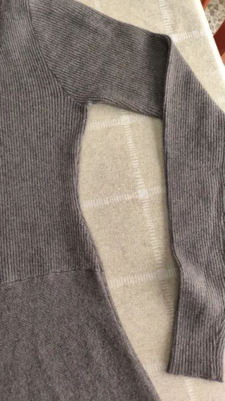Vestido de punto Stradivarius gris