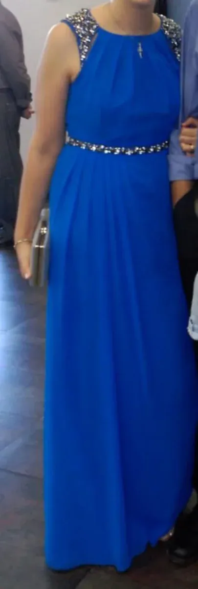 Vestido de fiesta azul con pedrería