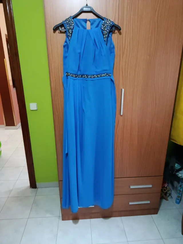 Vestido de fiesta azul con pedrería