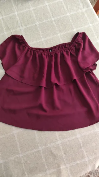 Blusa granate con volantes