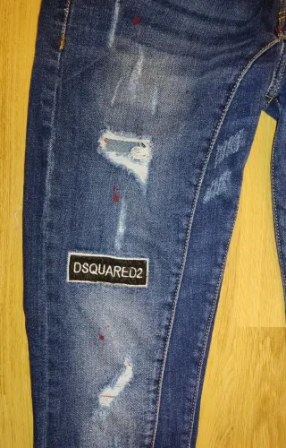 Tejanos Dsquared2 con parches