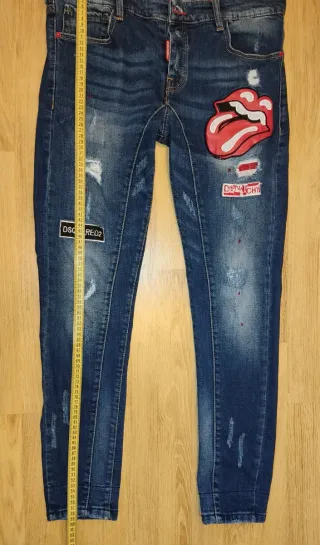 Tejanos Dsquared2 con parches