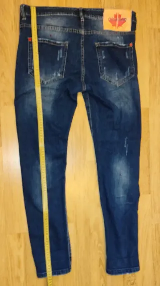 Tejanos Dsquared2 con parches