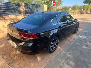 Volkswagen Passat 2021