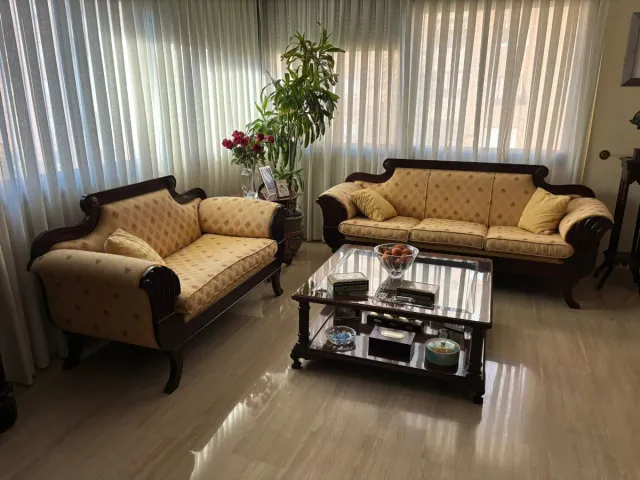 Conjunto Sofás y Mesa Centro Caoba