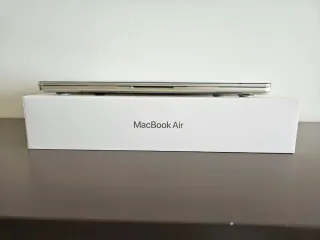 MacBook Air 13" M3 2024