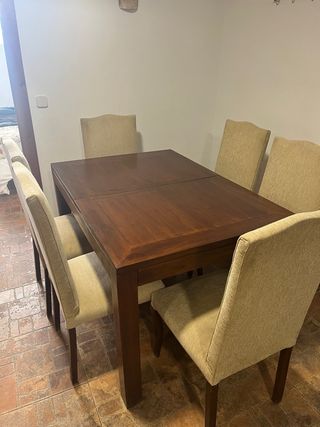 Comedor extensible madera y sillas de tela