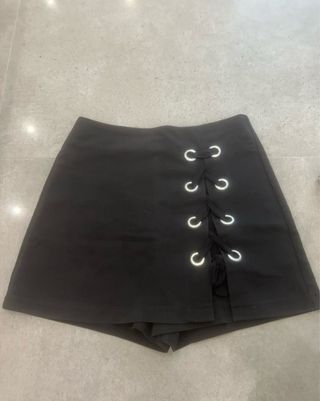 Falda pantalón Stradivarius negra T.36