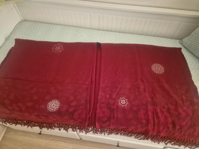 Poncho/Capa Desigual burdeos/