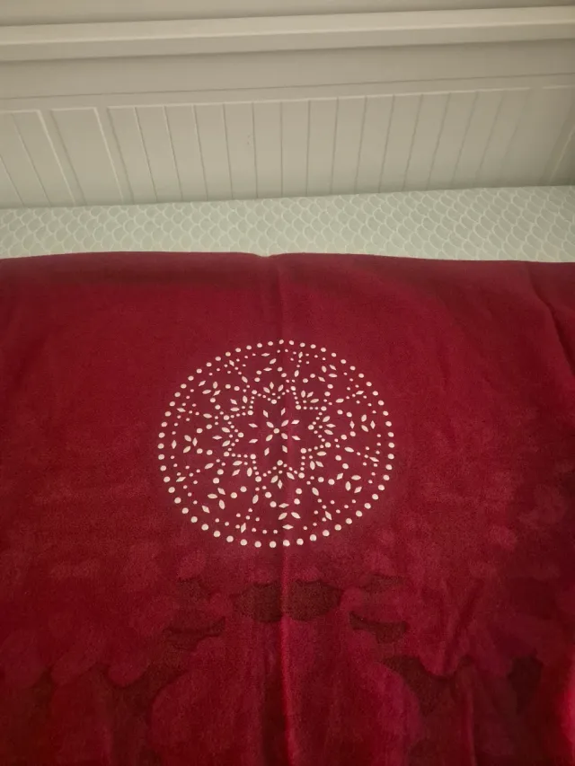 Poncho/Capa Desigual burdeos/