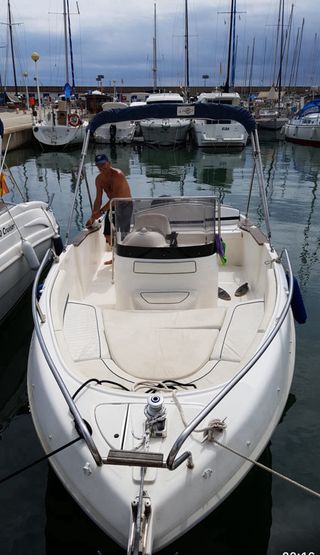 Barco rio 600 motor suzuki 115 CV 4 tiempo