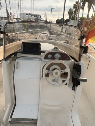 Barco rio 600 motor suzuki 115 CV 4 tiempo
