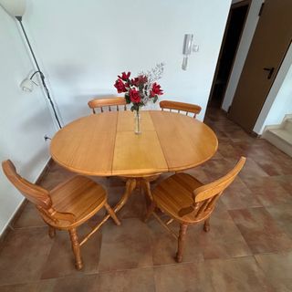 Mesa de comedor redonda de pino extensible con 4 s