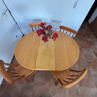 Mesa de comedor redonda de pino extensible con 4 s