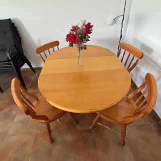 Mesa de comedor redonda de pino extensible con 4 s