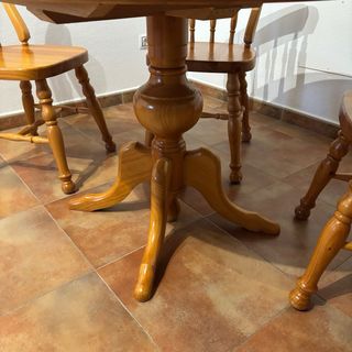 Mesa de comedor redonda de pino extensible con 4 s