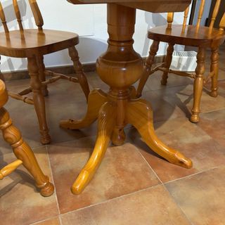 Mesa de comedor redonda de pino extensible con 4 s