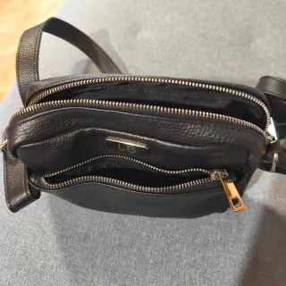 Bolso pequeño cuero auténtico marca LB 