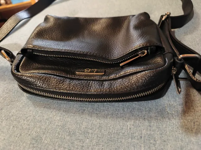 Bolso pequeño cuero auténtico marca LB