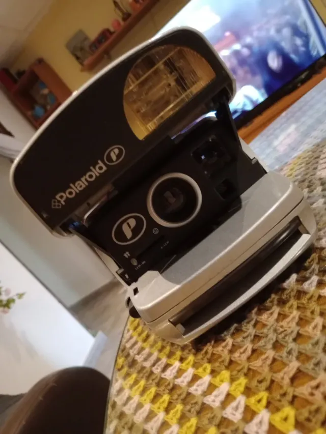 Cámara Polaroid P600 Plata