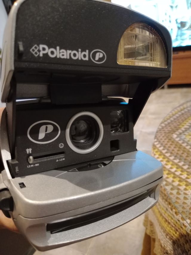 Cámara Polaroid P600 Plata