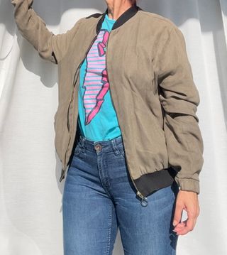 Chaqueta bomber ante caqui. Talla 44