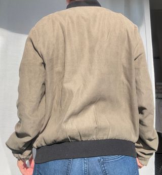 Chaqueta bomber ante caqui. Talla 44