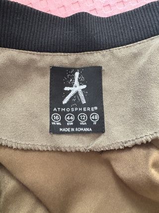 Chaqueta bomber ante caqui. Talla 44