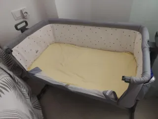 Minicuna de colecho gris
