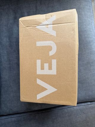 Zapatillas VEJA Campo – Blancas y Negras (Unisex)