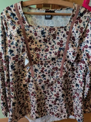 Blusa LAUDE floral beige y multicolor