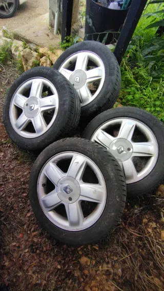 Llantas Renault Clio.