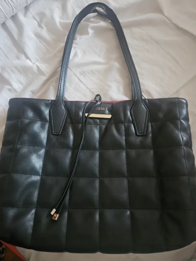 Bolso Guess reversible negro/rojo