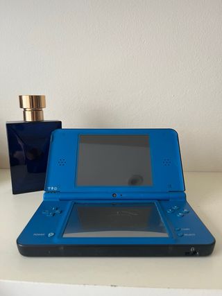 Nintendo DSi XL Azul