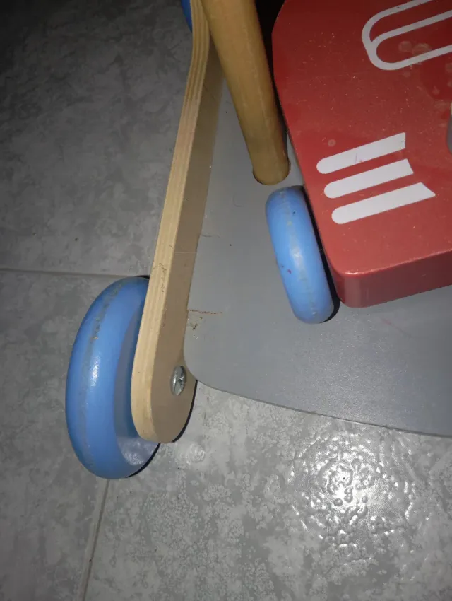 Carrito de limpieza de madera para niños