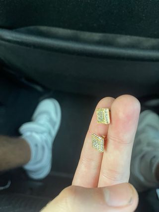 Pendientes cuadrados dorados con circonitas