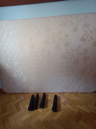 Somier de madera con patas