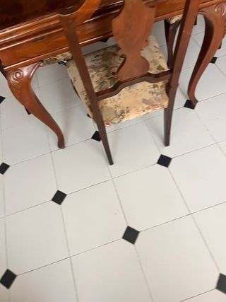 Conjunto mesa y sillas madera antiguas