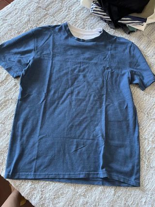 Camiseta azul básica