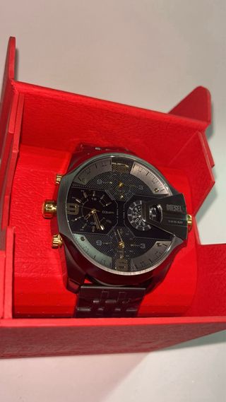 Reloj Diesel Negro y Dorado
