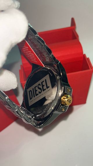 Reloj Diesel Negro y Dorado