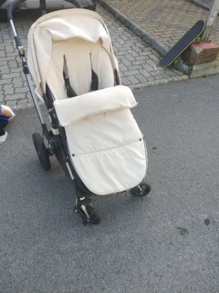 Carrito Bugaboo bebé color crema