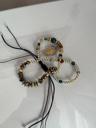 Pulsera triple dorada y tonos marrones