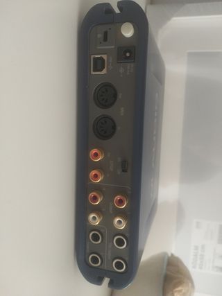 Tarjeta Sonido M-Audio, Altavoces y micro