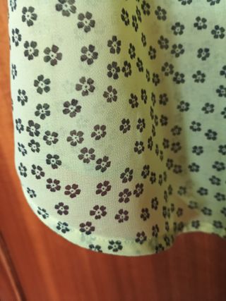Blusa sin mangas Cabi floral amarilla