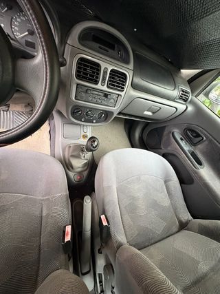 Renault Clio de 1.2 de 06/2000