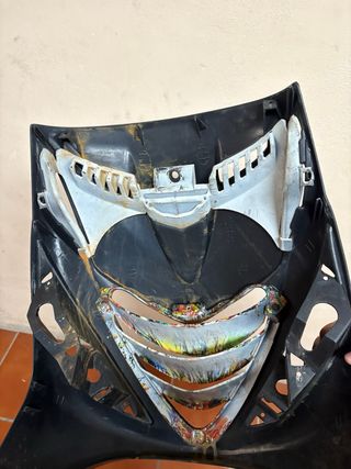 Carenado frontal moto negro