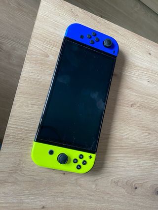 Nintendo Switch OLED Azul y Verde