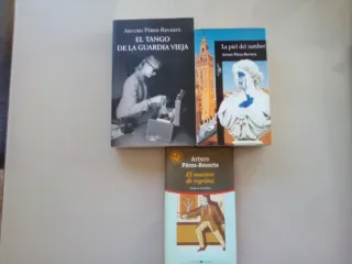 Arturo Pérez Reberte(3unidades)8€